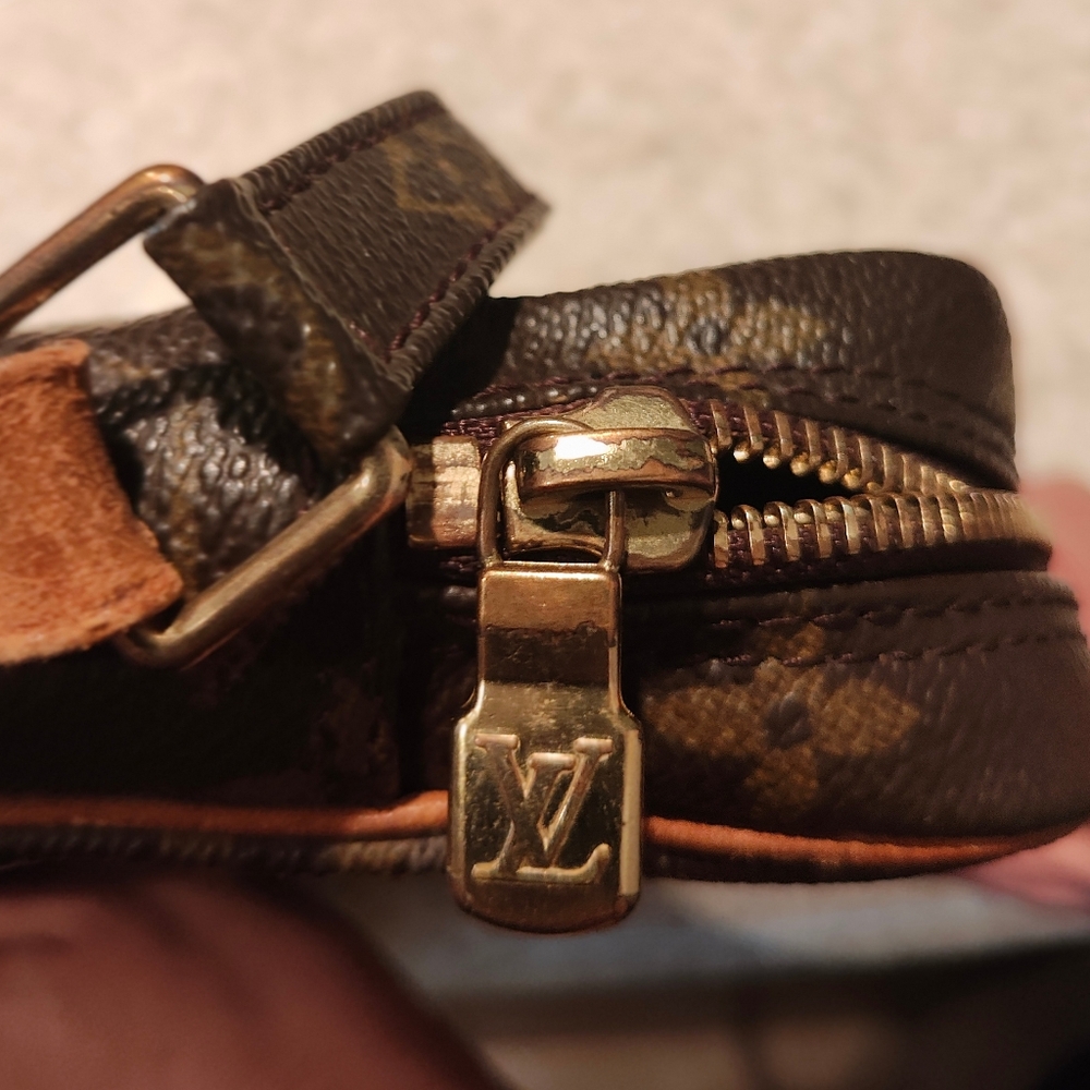 Louis Vuitton Brown Monogram Womens/Mens Bag. - Picture 12 of 13